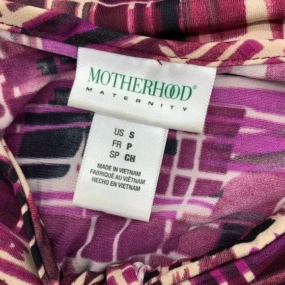 🎉Motherhood Maternity Burgundy & Tan Pattern Top - Picture 4 of 7